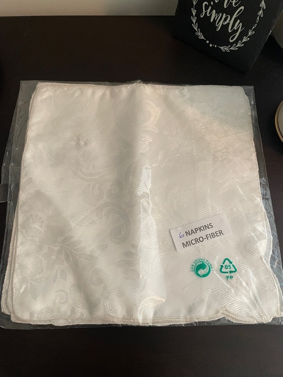 Mr. Tablecloth Other - Set of 6 White Mr. Tablecloth /no stain or wrinkle Napkins